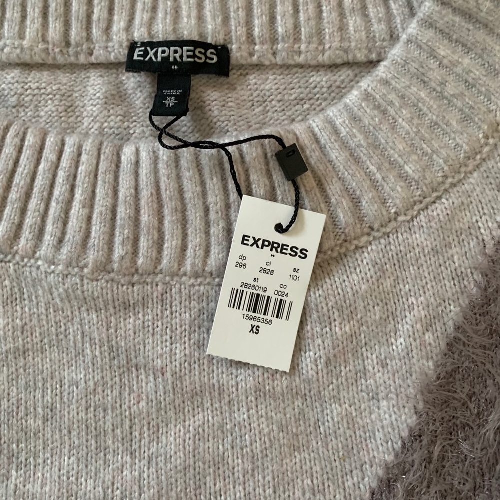 Express Sweater 🤎🤍 - Picture 3 of 5